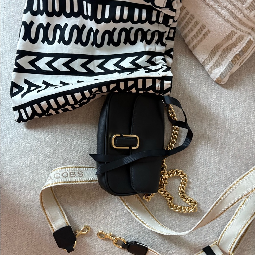 Marc Jacobs Black Mini Bag with Gold Chain - Picture 5 of 5